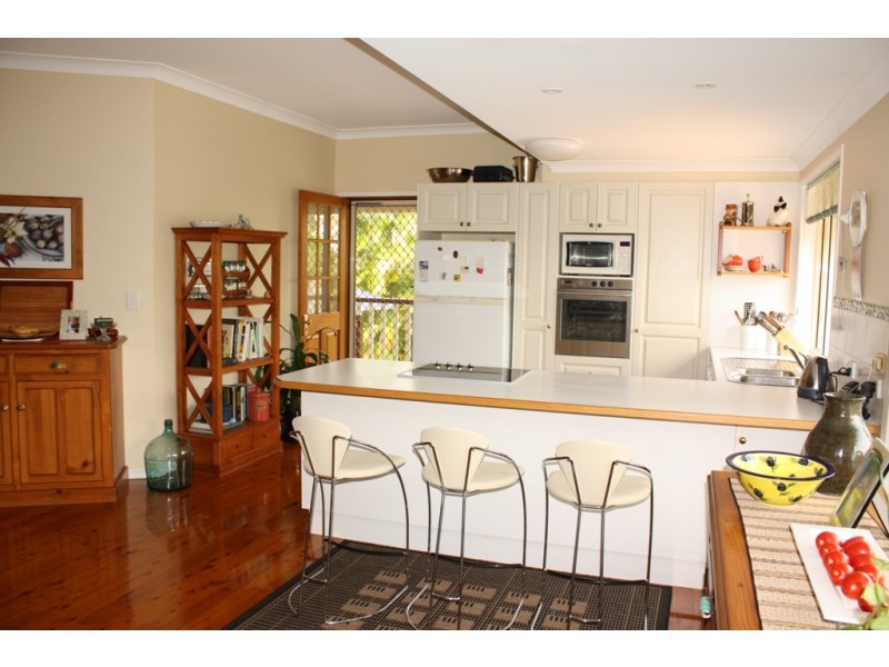 7 Luisa Ct, Benowa QLD 4217