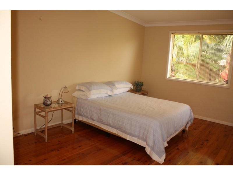 7 Luisa Ct, Benowa QLD 4217