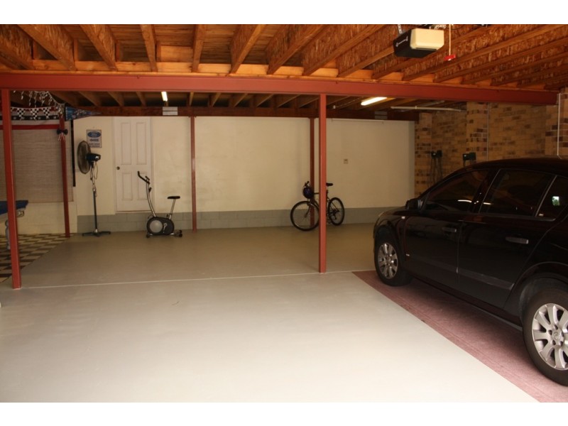 7 Luisa Ct, Benowa QLD 4217