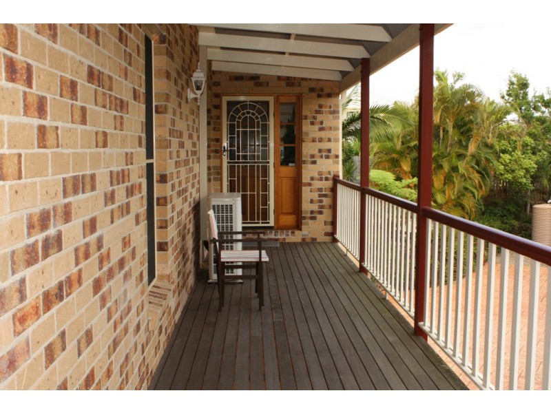 7 Luisa Ct, Benowa QLD 4217