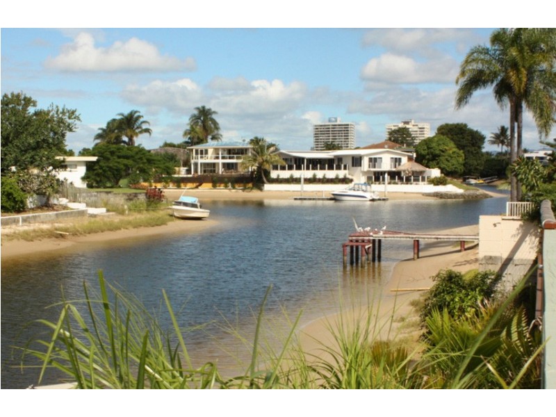 1/20 Summerland Key, Broadbeach Waters QLD 4218