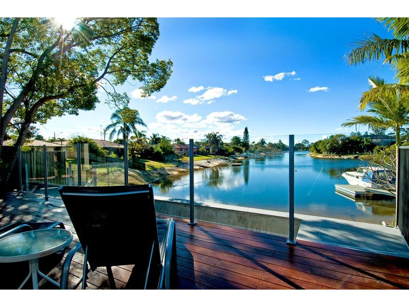 73 Rudd Ct, Broadbeach Waters QLD 4218