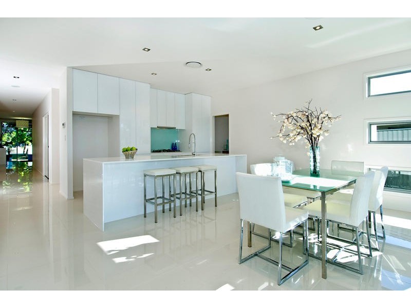 73 Rudd Ct, Broadbeach Waters QLD 4218
