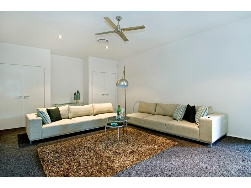73 Rudd Ct, Broadbeach Waters QLD 4218