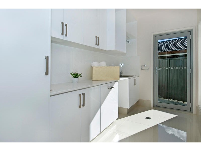 73 Rudd Ct, Broadbeach Waters QLD 4218