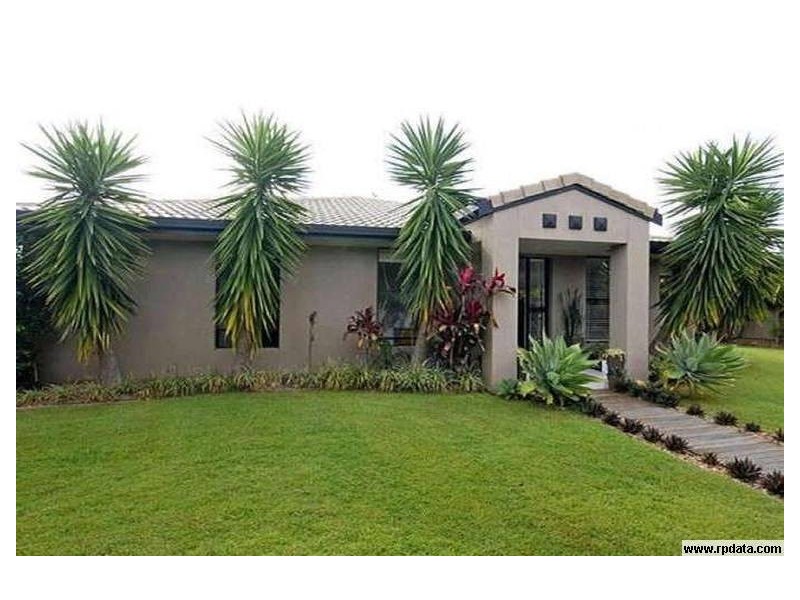 33 Merrimac Road, Broadbeach Waters QLD 4218