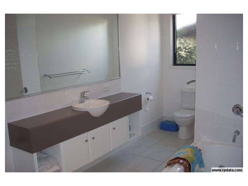 33 Merrimac Road, Broadbeach Waters QLD 4218