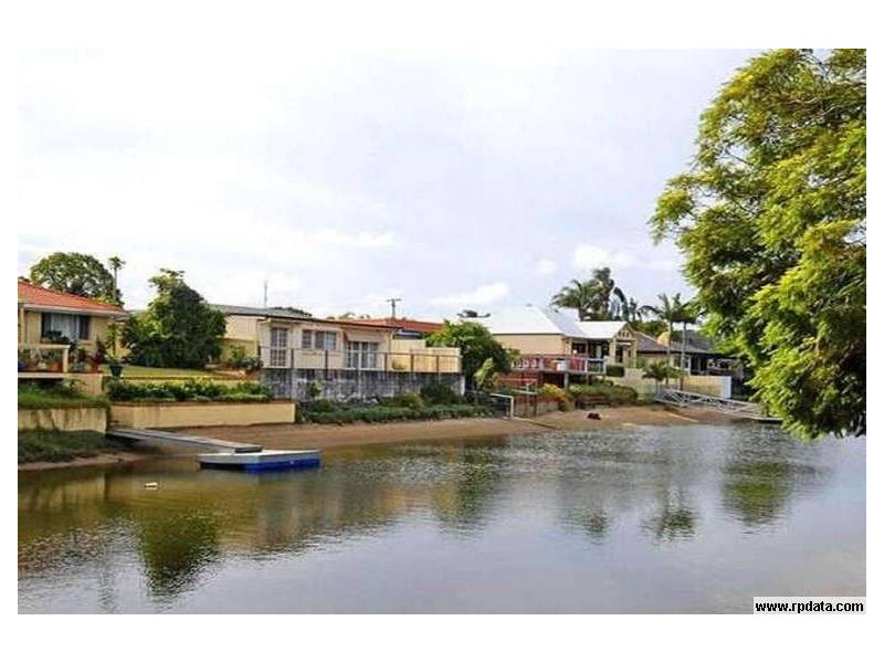 33 Merrimac Road, Broadbeach Waters QLD 4218