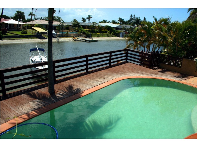 6  Cedar Place, Broadbeach Waters QLD 4218