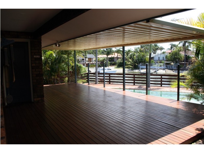 6  Cedar Place, Broadbeach Waters QLD 4218
