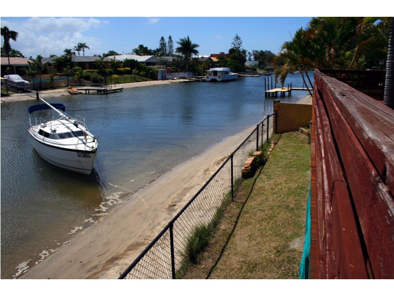 6  Cedar Place, Broadbeach Waters QLD 4218