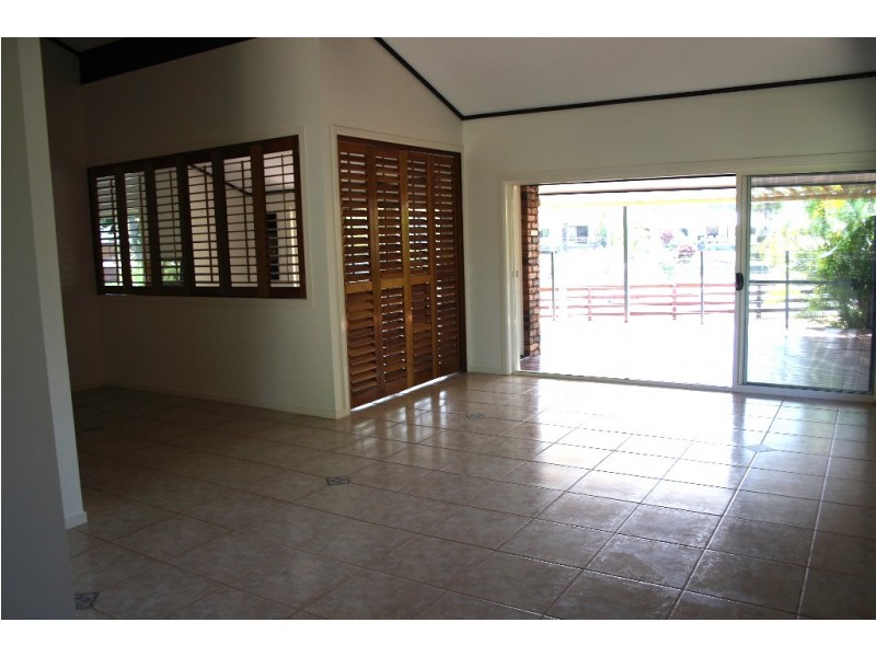 6  Cedar Place, Broadbeach Waters QLD 4218