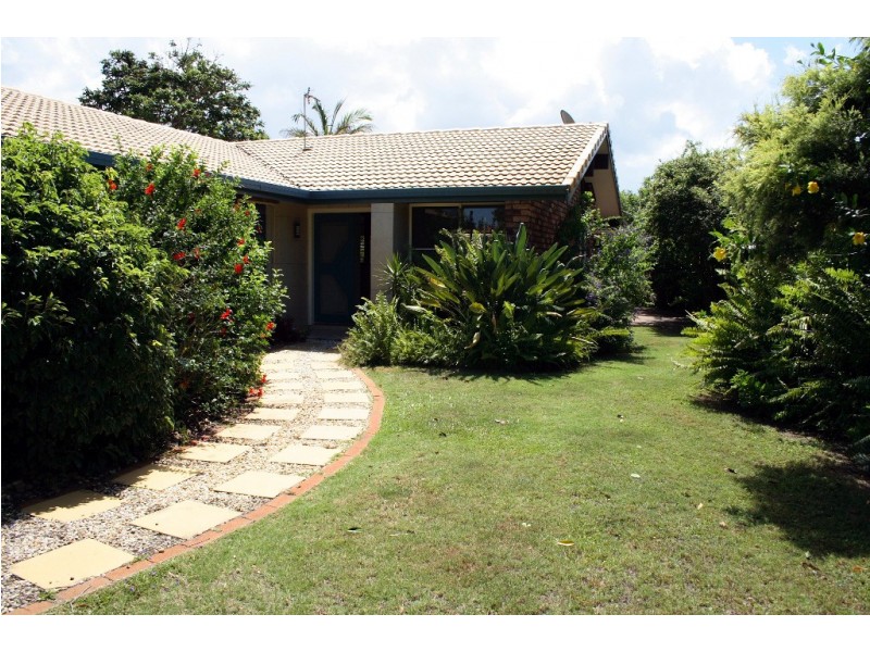 6  Cedar Place, Broadbeach Waters QLD 4218