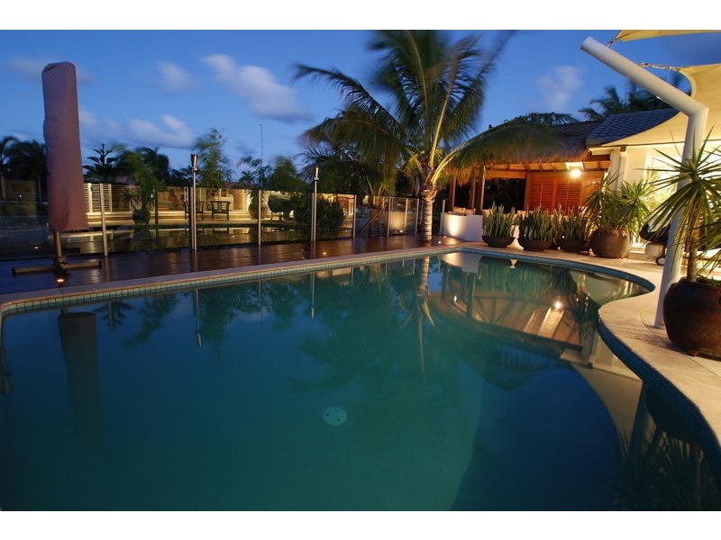 3 Drayton Tce, Mermaid Waters QLD 4218