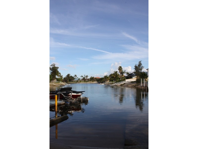 57 Vatakoula Pde, Mermaid Waters QLD 4218