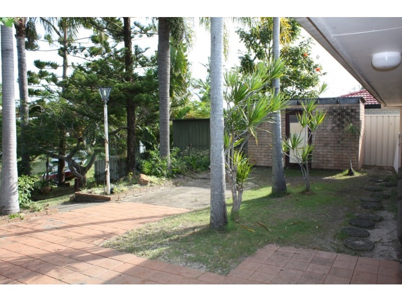 57 Vatakoula Pde, Mermaid Waters QLD 4218