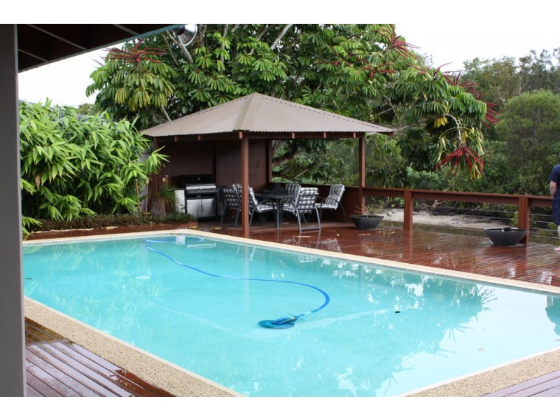 17 Ensenada Court, Broadbeach Waters QLD 4218