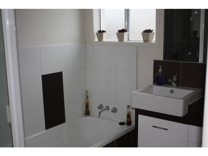 17 Ensenada Court, Broadbeach Waters QLD 4218