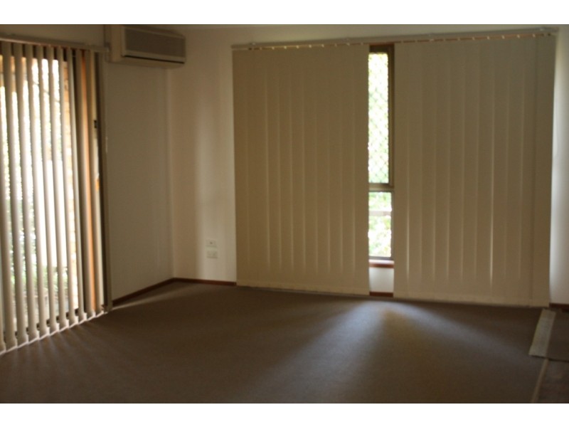 6 Alvarado Court, Broadbeach Waters QLD 4218