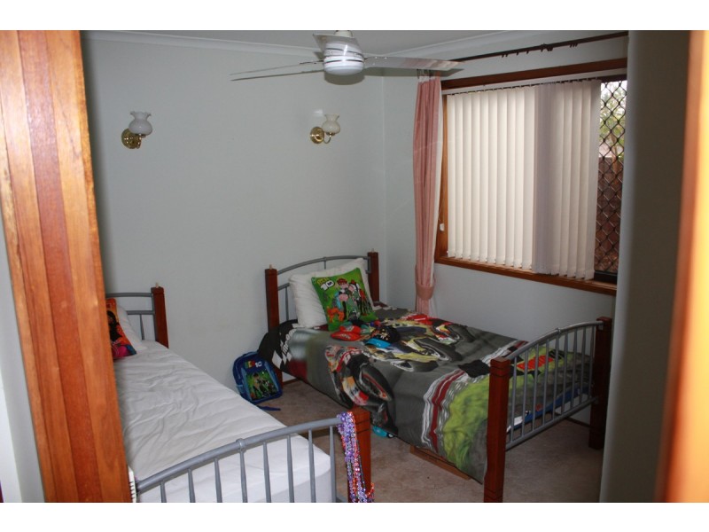 10 Darnay Rd, Broadbeach Waters QLD 4218