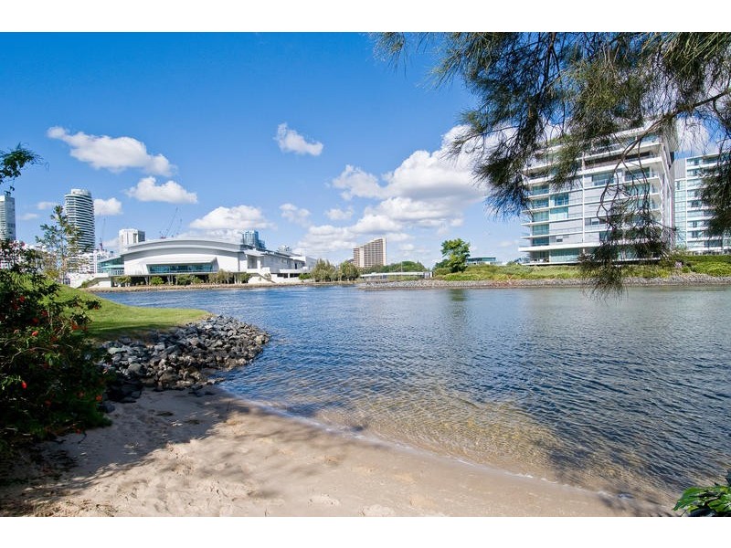145 Allambi Avenue, Broadbeach Waters QLD 4218