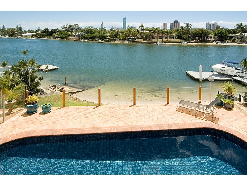 17 Bal Harbour, Broadbeach Waters QLD 4218
