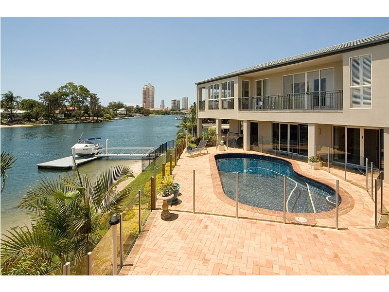 17 Bal Harbour, Broadbeach Waters QLD 4218