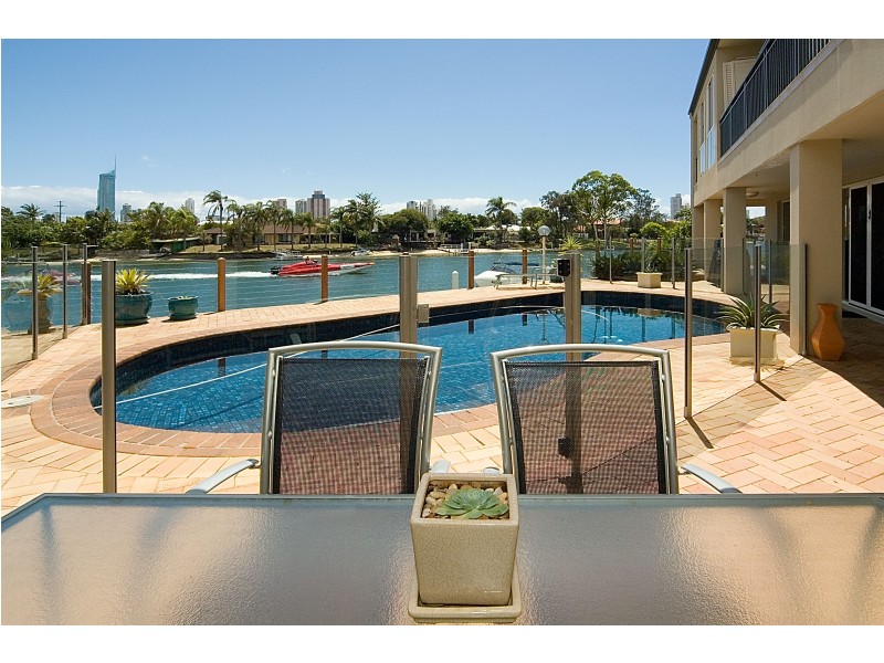 17 Bal Harbour, Broadbeach Waters QLD 4218