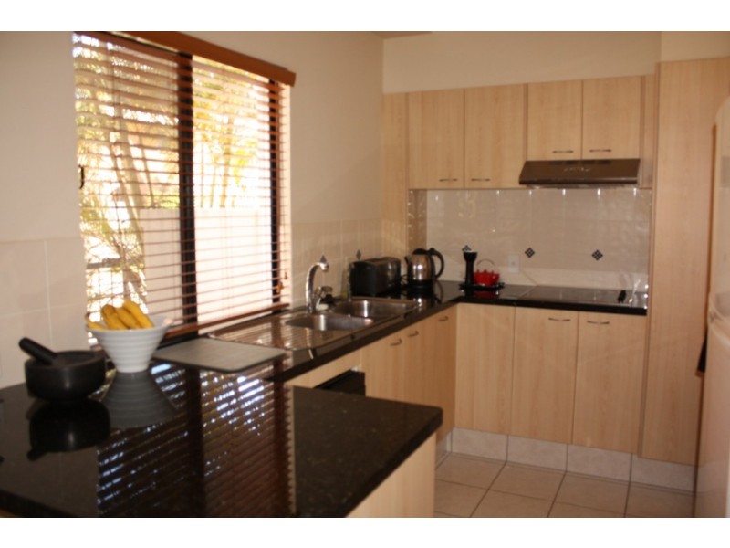 1/12 St Kilda Ave, Broadbeach QLD 4218