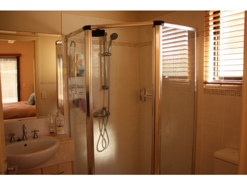 1/12 St Kilda Ave, Broadbeach QLD 4218