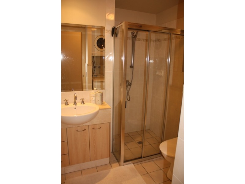 1/12 St Kilda Ave, Broadbeach QLD 4218