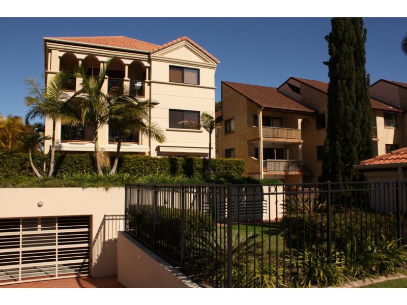 1/12 St Kilda Ave, Broadbeach QLD 4218