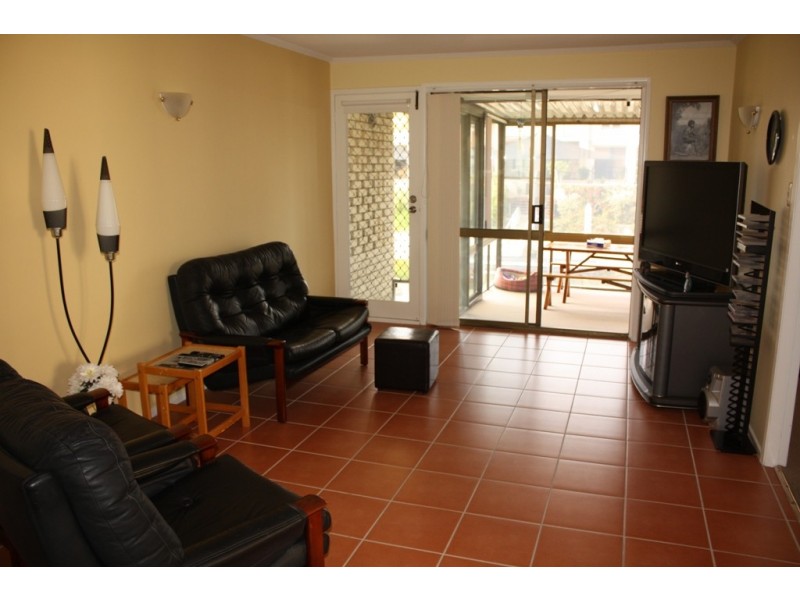 2/8 HAVANA KEY, Broadbeach Waters QLD 4218