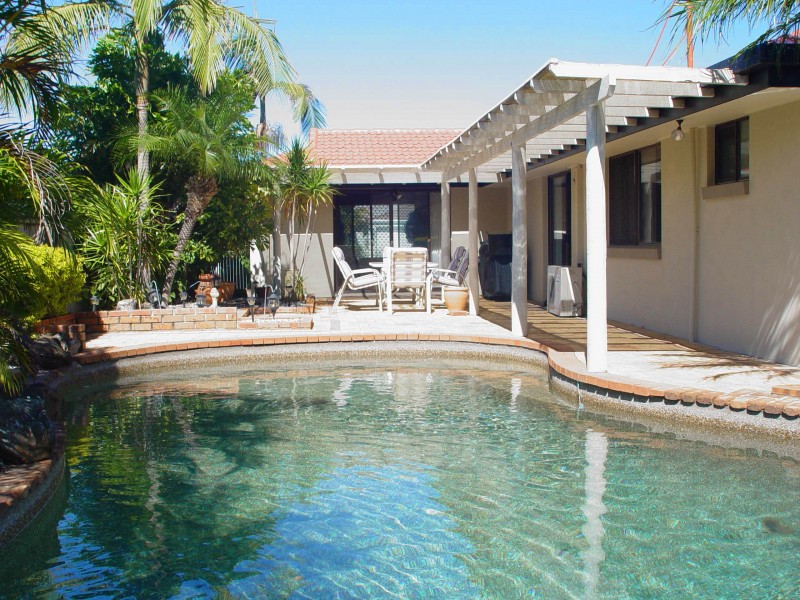 14  Hokitika St, Broadbeach Waters QLD 4218