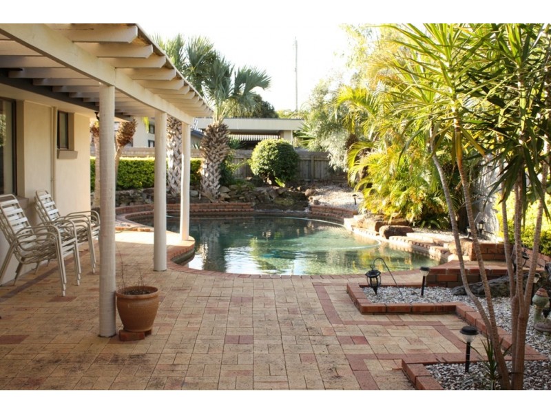 14  Hokitika St, Broadbeach Waters QLD 4218