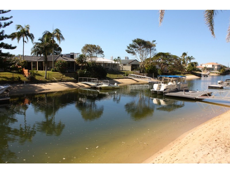 5 Monte Vista Ct, Broadbeach Waters QLD 4218