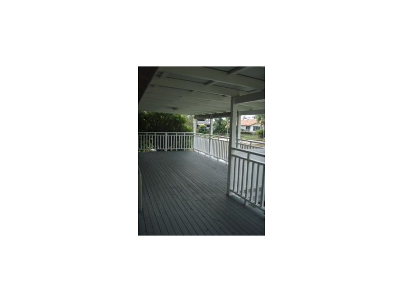 7 Nootka Ct, Broadbeach Waters QLD 4218