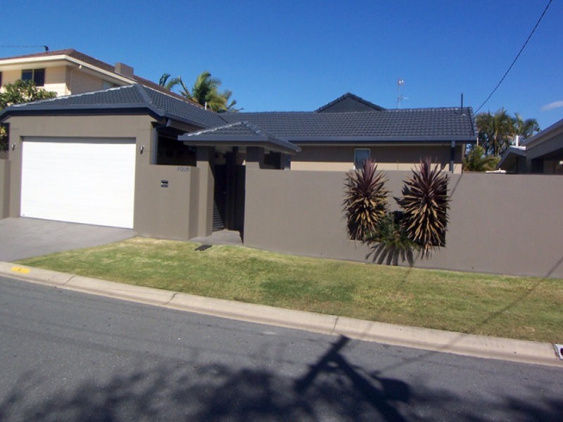 4 Alvarado Court, Broadbeach Waters QLD 4218