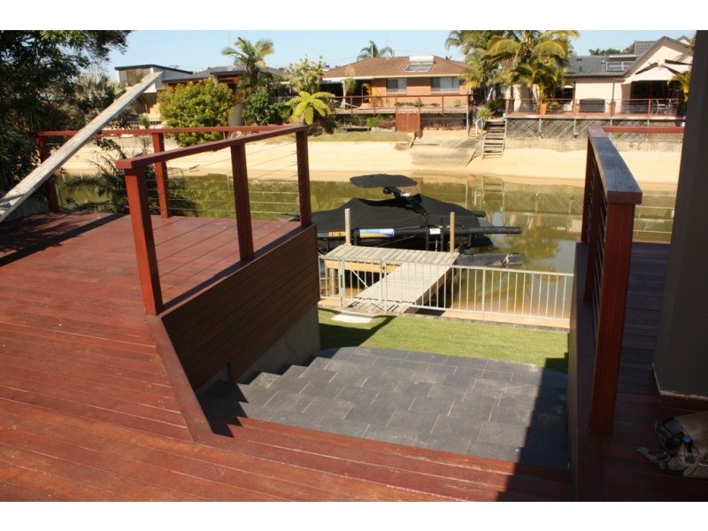 4 Alvarado Court, Broadbeach Waters QLD 4218