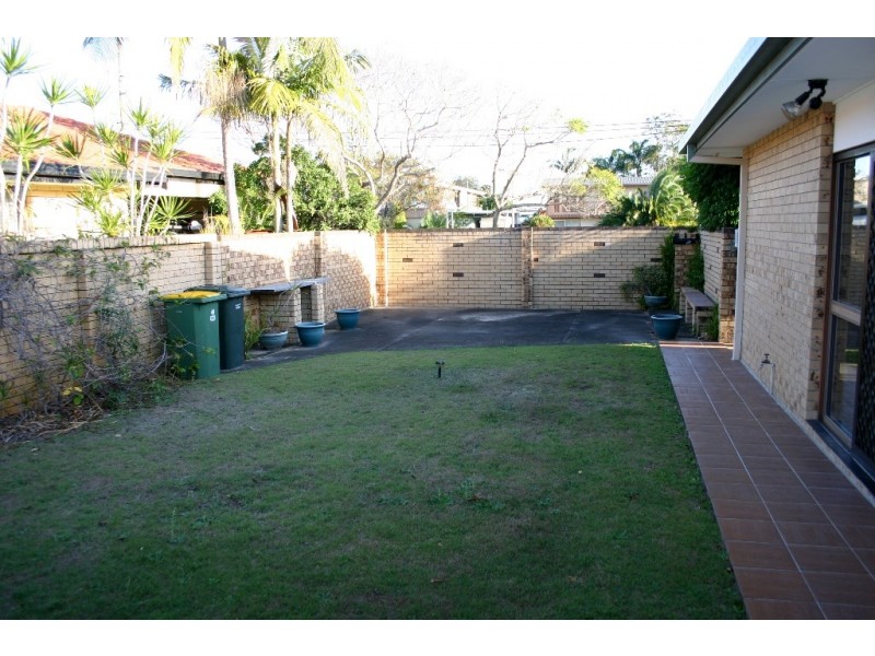 49 Te Peters Drive, Broadbeach Waters QLD 4218
