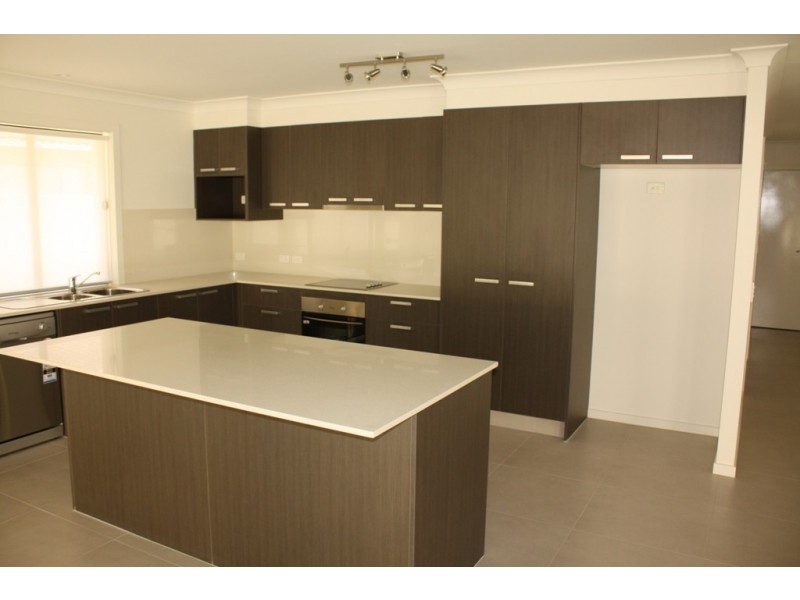35 Palm Crest North, Carrara QLD 4211