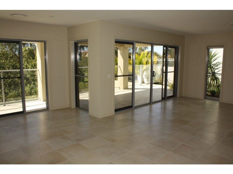 35 Palm Crest North, Carrara QLD 4211