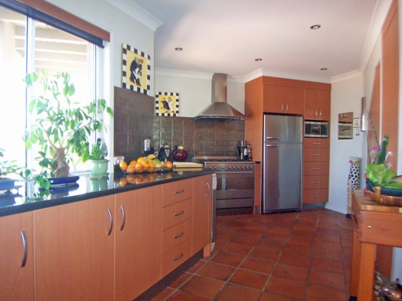 22 Villa Ct, Broadbeach Waters QLD 4218