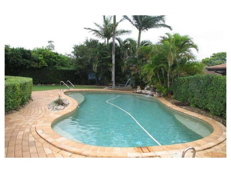 38 Intrepid Dr, Mermaid Waters QLD 4218