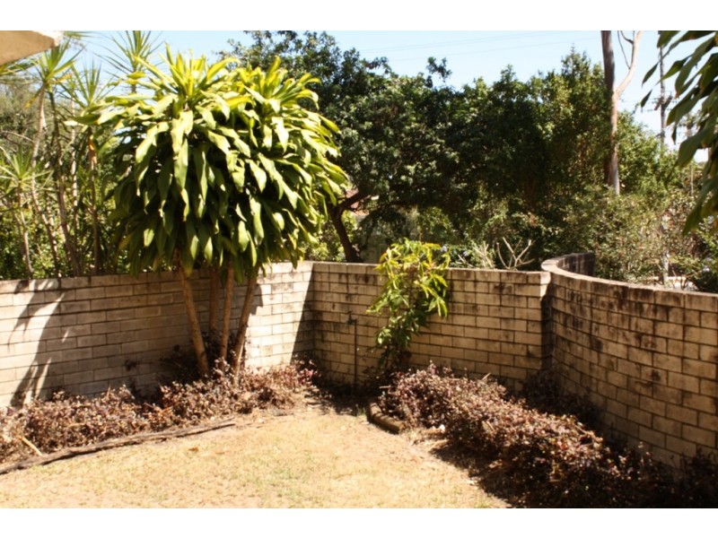 2/30 Holland Court, Broadbeach Waters QLD 4218