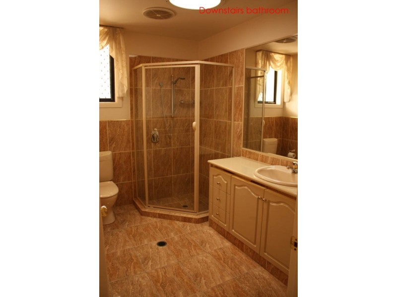 28  Rosemont Ave, Broadbeach Waters QLD 4218