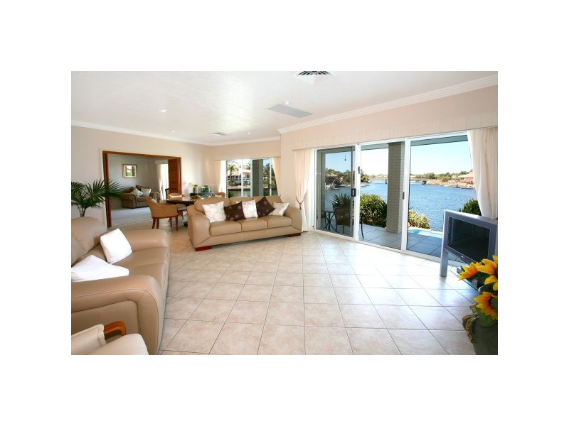 45 Portobello DR, Mermaid Waters QLD 4218