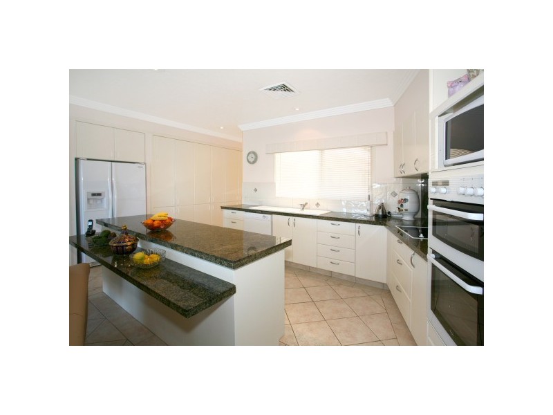 45 Portobello DR, Mermaid Waters QLD 4218