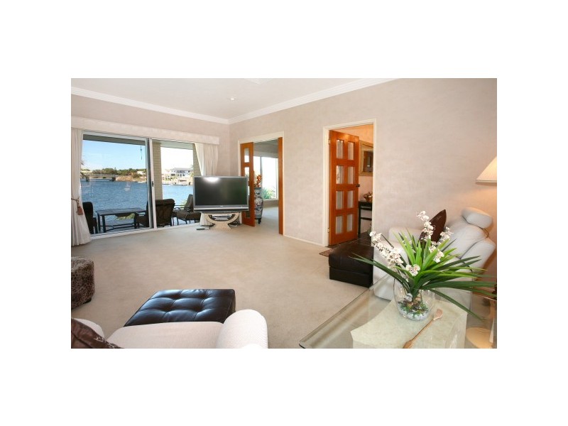 45 Portobello DR, Mermaid Waters QLD 4218