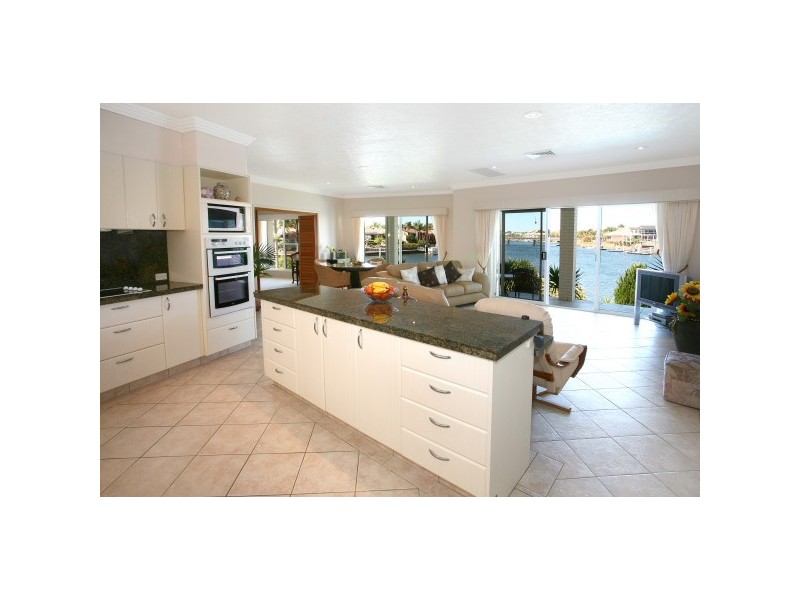 45 Portobello DR, Mermaid Waters QLD 4218